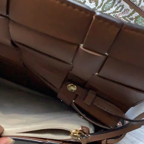 Michael Kors Vivian Clutch| Peanut - Picture 8 of 16